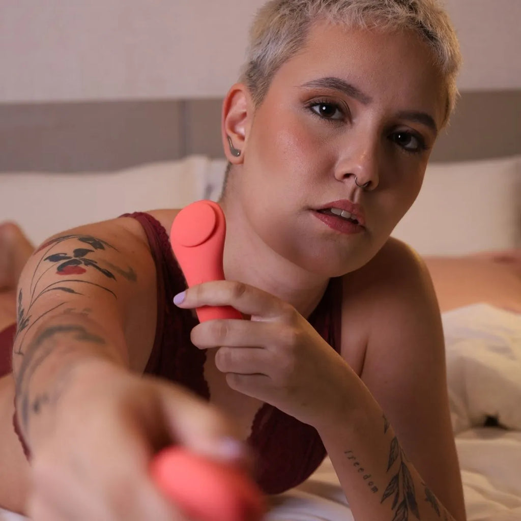 Cora Vibrador com Controle Remoto